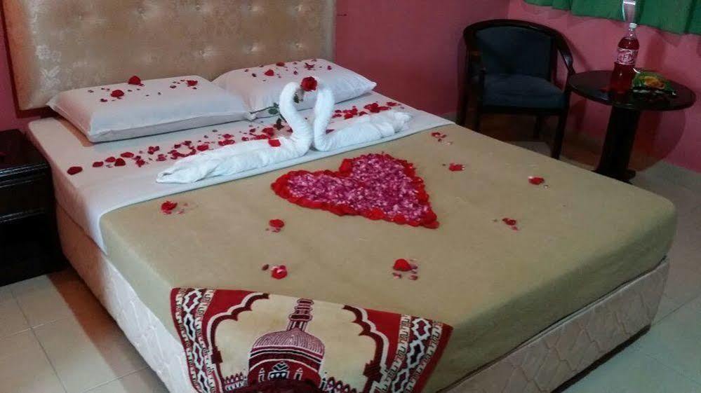 Hji Residensi Hotel Kuah Ngoại thất bức ảnh