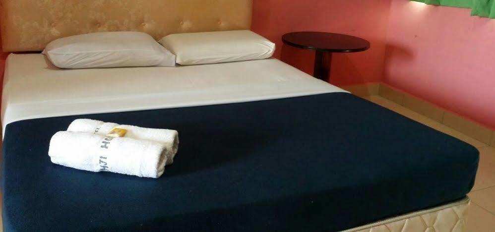 Hji Residensi Hotel Kuah Ngoại thất bức ảnh